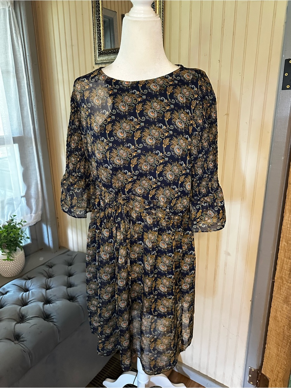 Esley Boho Paisley Print Dress Women’s Medium Navy Blue Smocked Sleeve Waist NWT